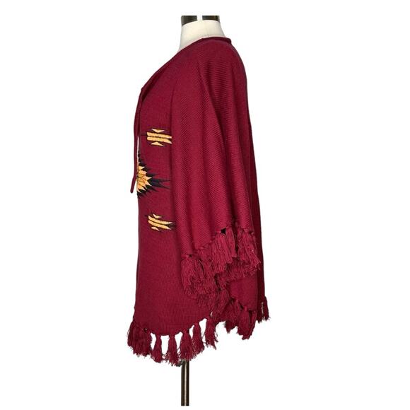 Tasi Malibu Maroon Aztec Embroidered Fringe Poncho NWT Boho Western - Picture 4 of 12